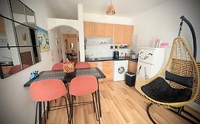 Ibiscus Apt With Pool, Walk To Beach, Harbour,Kato Paphos